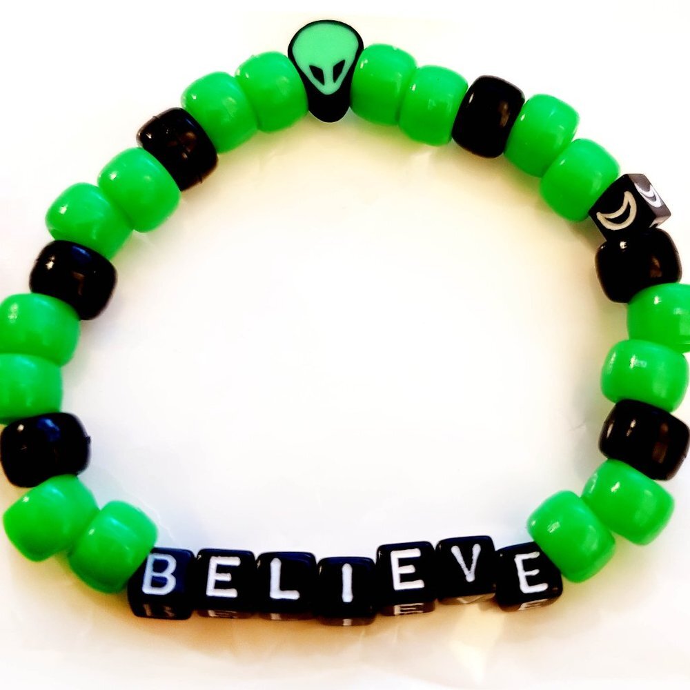 Handmade "Believe" Alien terrestrial kandi bracelet